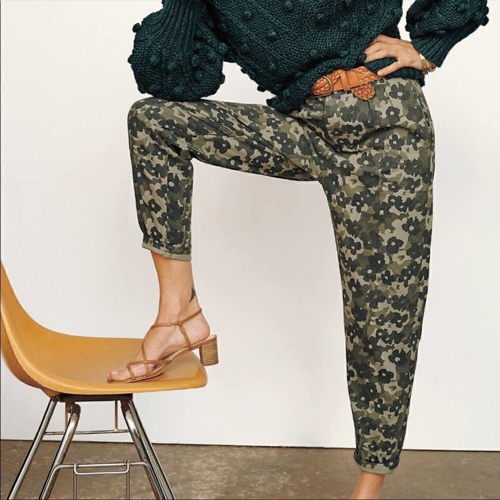 Anthro Amadi Camo high rise tapered leg jogger Pants xs